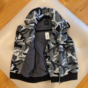 NWT - Wear it 3 ways! FAUX SHEARLING VEST - Size S